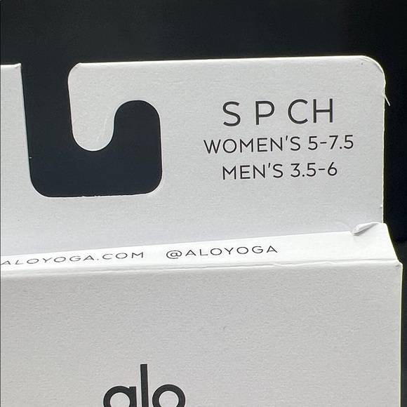 ALO Yoga White Unisex Conceal No-Show Sock - Picture 2 of 5